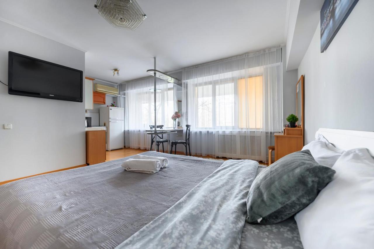 На Проспекте Ленина Apartamento Almaty Exterior foto