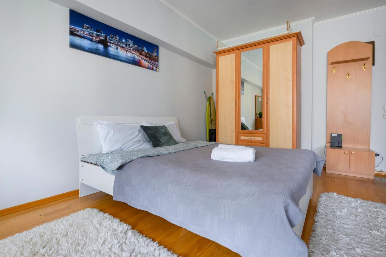 На Проспекте Ленина Apartamento Almaty Exterior foto