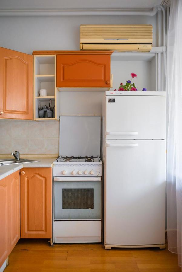 На Проспекте Ленина Apartamento Almaty Exterior foto
