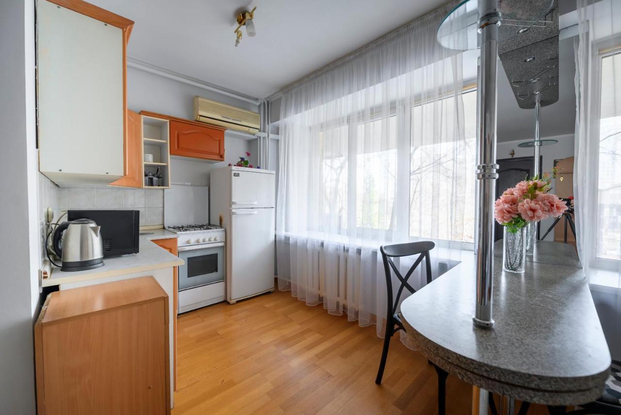На Проспекте Ленина Apartamento Almaty Exterior foto